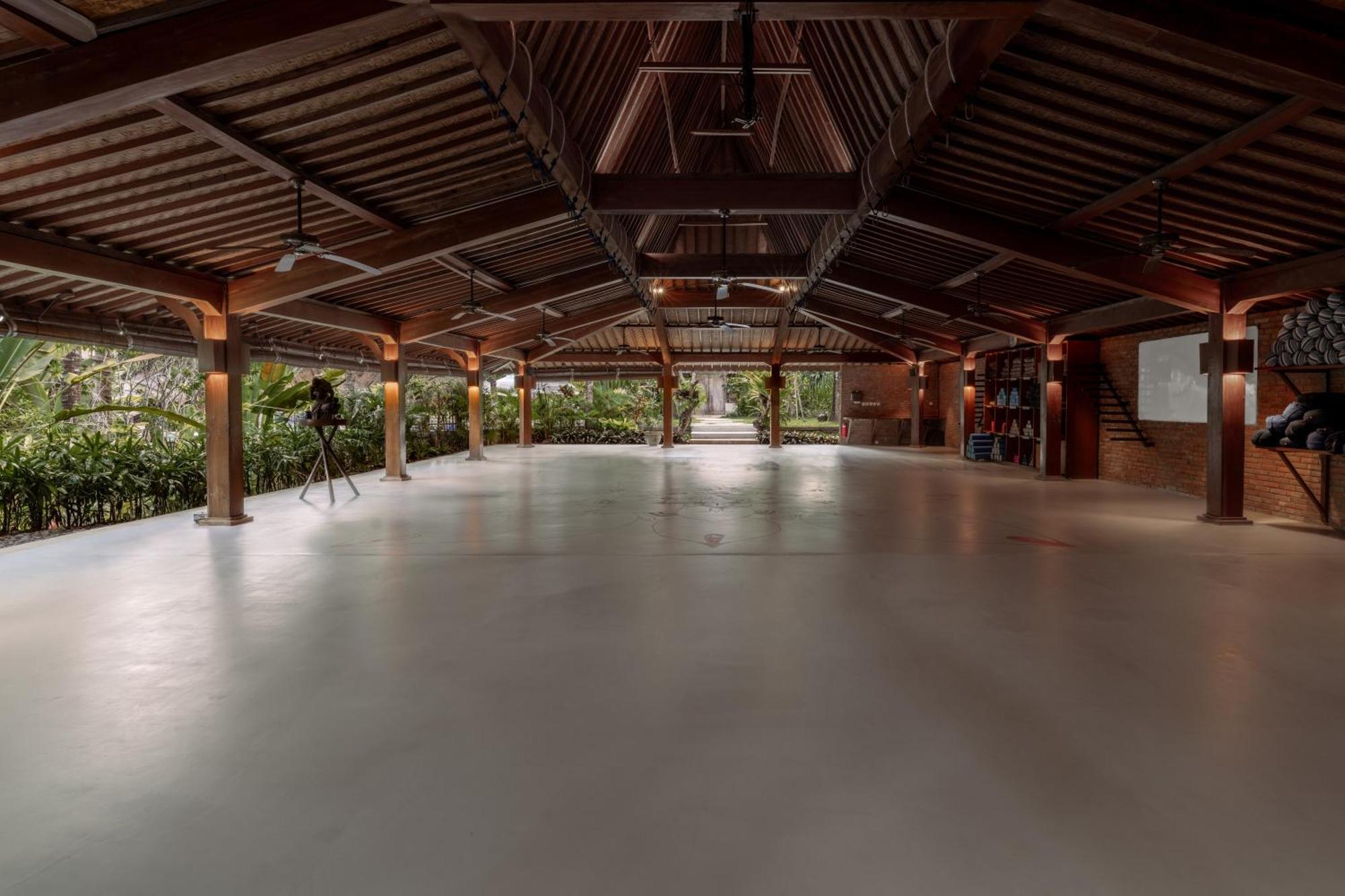 Komune And Club Bali Station touristique